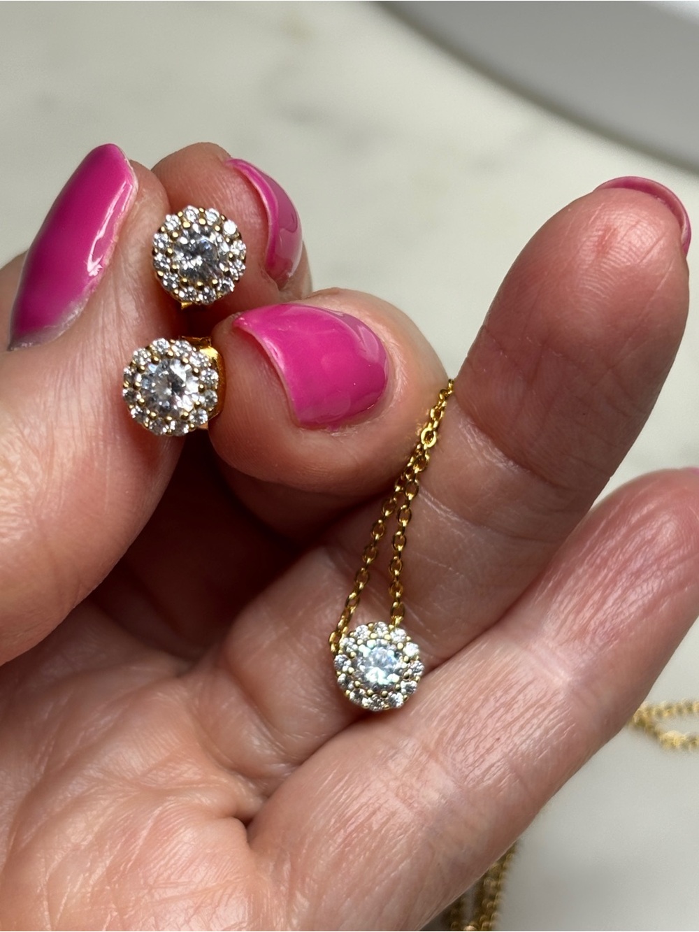 Nordstrom Gold Crystal Pendant Necklace and Stud Earrings Set